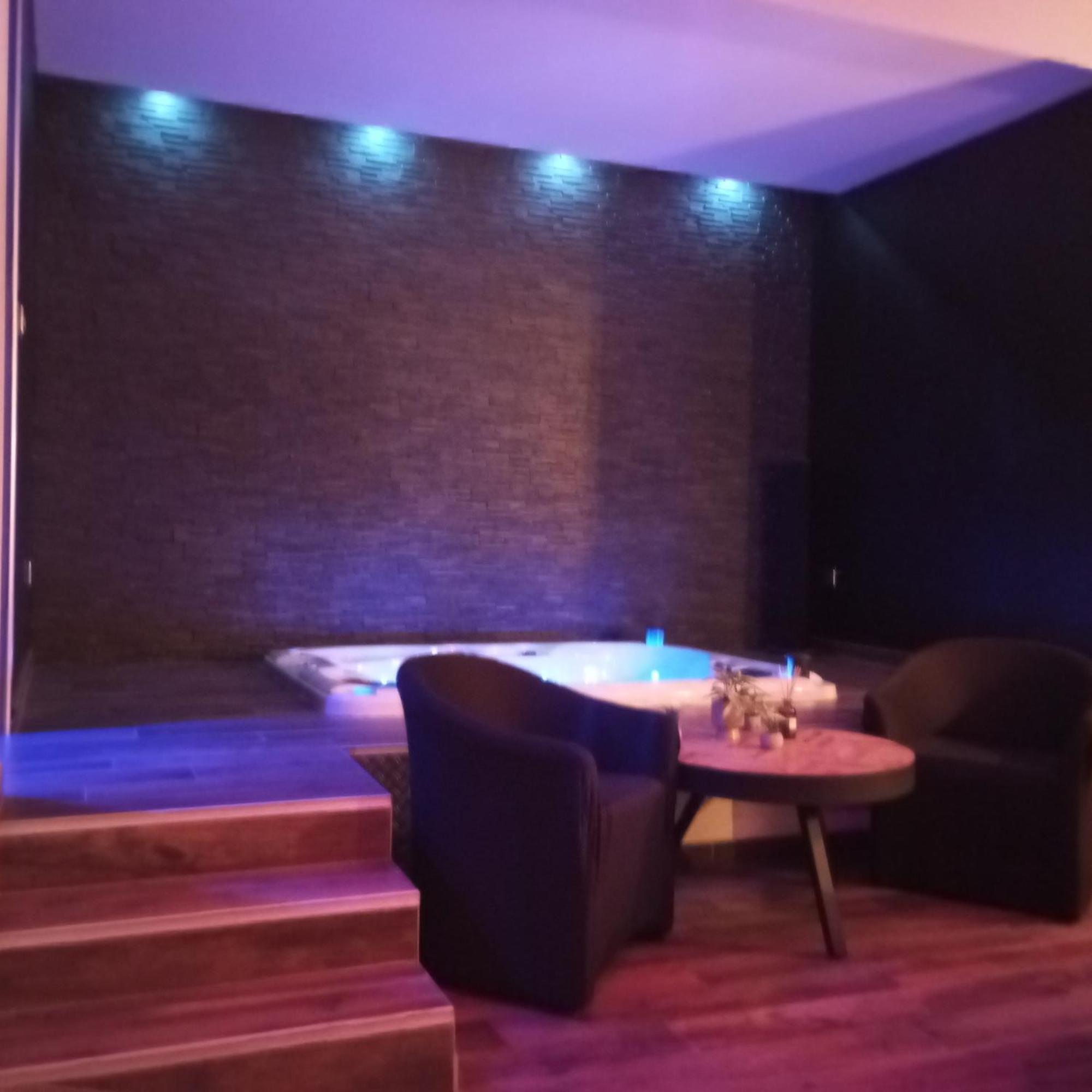 Chambre Romantique Avec Spa Privatif Ferriere-la-Grande Buitenkant foto