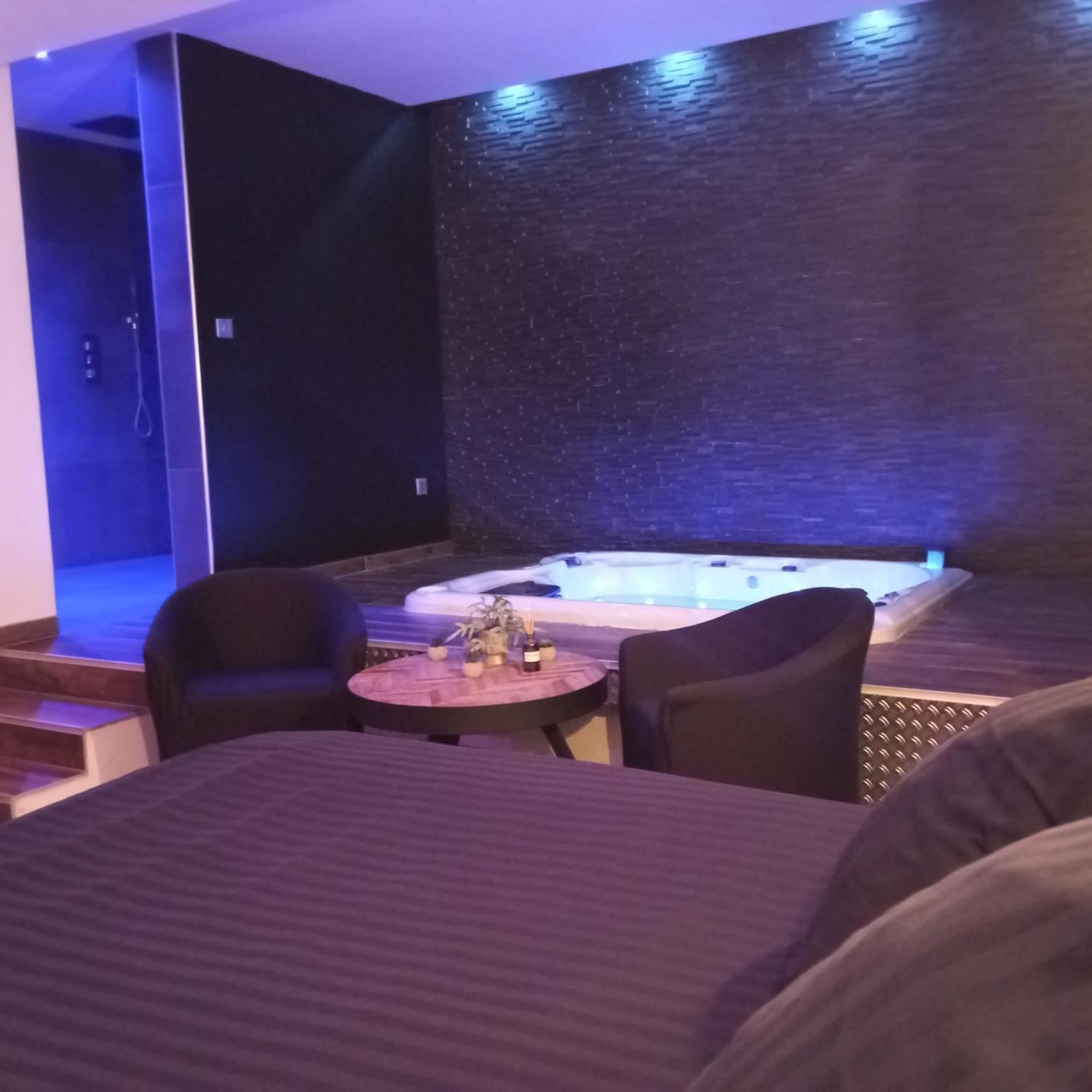 Chambre Romantique Avec Spa Privatif Ferriere-la-Grande Buitenkant foto